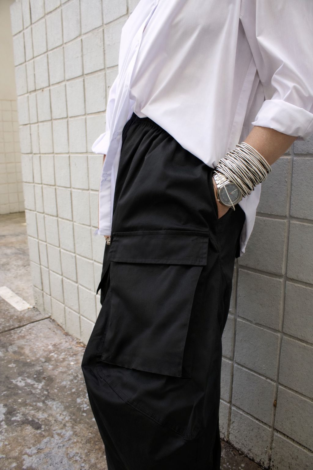 Hendrik Willem Barrel Cargo Pant in black – Cotton Twill