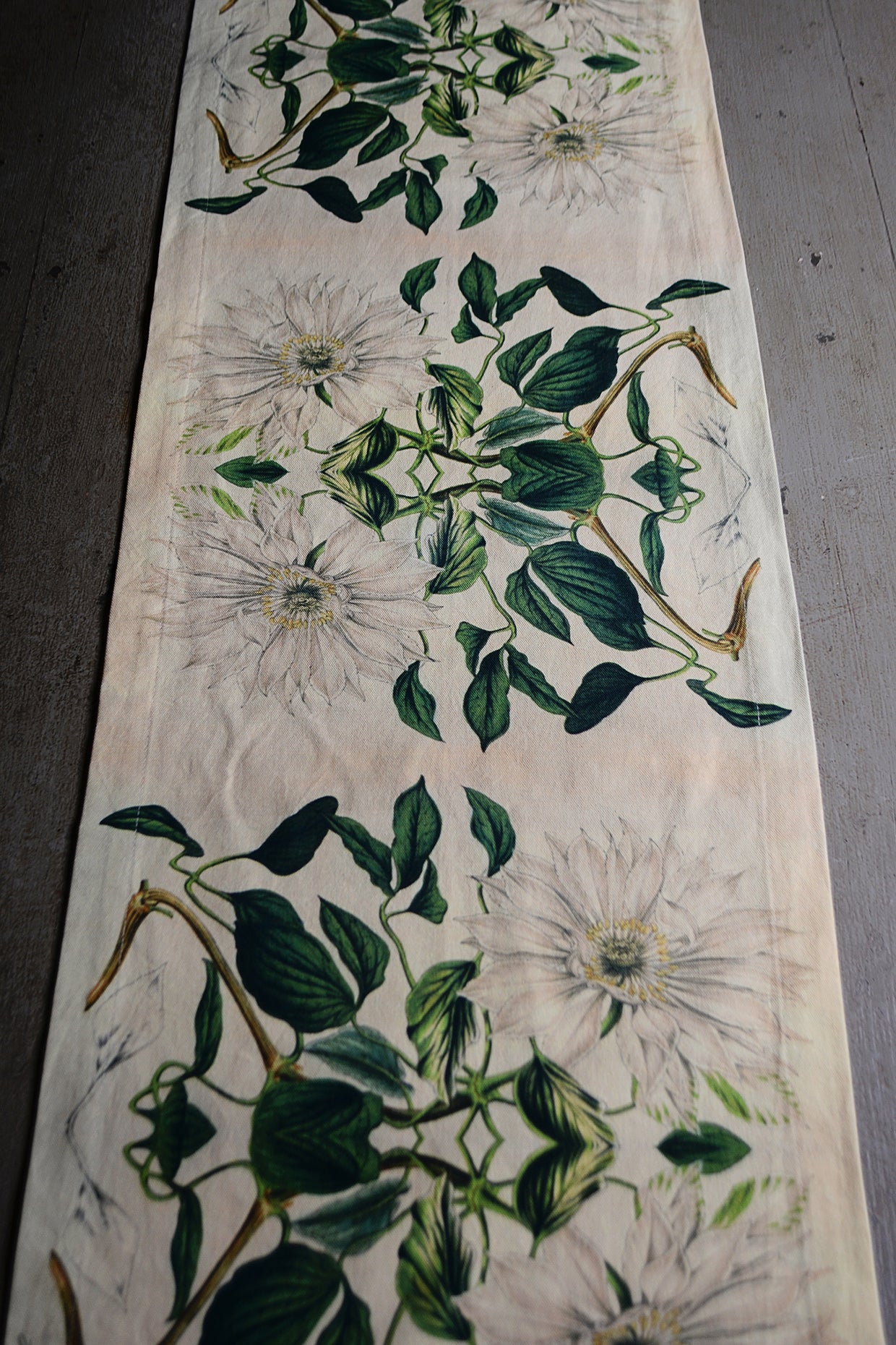 Table Runner - Cream Poinsettia